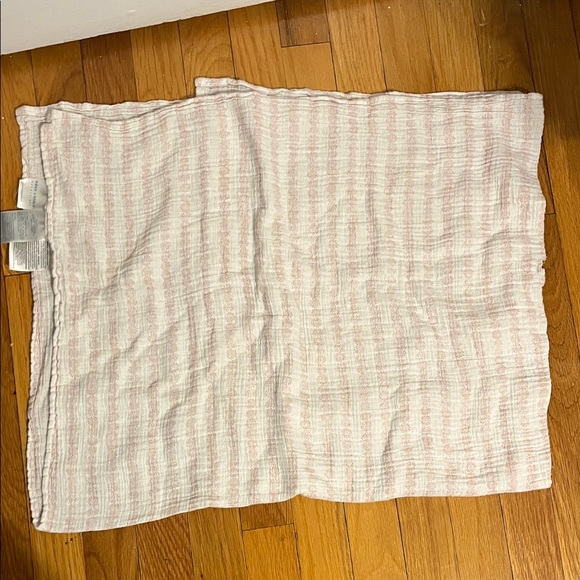 aden + anais Pink and White Muslin Blanket - Picture 1 of 2